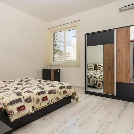 Convenient 1bd Flat In The Centre Of 普罗夫迪夫