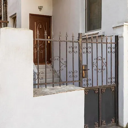 Convenient 1bd Flat In The Centre Of *