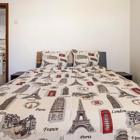 Convenient 1bd Flat In The Centre Of 公寓 *